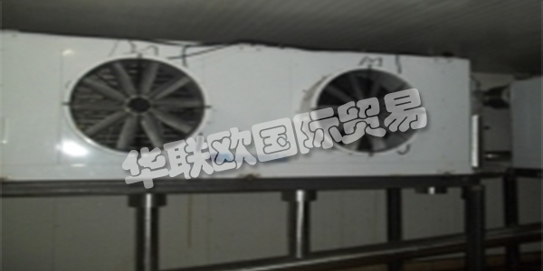 印度PHOENIX主要產(chǎn)品：PHOENIX冷水機(jī)、換熱器等。PHOENIX涉及冷藏設(shè)施的設(shè)計(jì)，工程和建設(shè)，主要針對(duì)食品加工/服務(wù)，水果和蔬菜，酒店，制藥，園藝/花卉，乳制品和冰淇淋行業(yè)，肉類和魚類等。