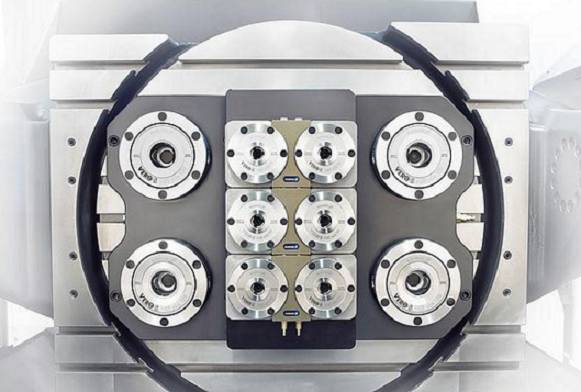 SCHUNK刀具夾持系統(tǒng)對機(jī)加工行業(yè)產(chǎn)生了前所未有的革命性影響。?模塊化夾持系統(tǒng)借鑒其優(yōu)勢，它的作用遠(yuǎn)不止于一個參考基準(zhǔn)，還提供了包括定位、夾持以及接口通用等功能。這種夾持原理如今被認(rèn)為是提高生產(chǎn)效率的最有效的方法之一，廣泛適用于從小型零件到大型零件，從粗加工到裝配應(yīng)用的各種工藝。作為這一技術(shù)的先驅(qū)以及夾持技術(shù)和抓取系統(tǒng)的領(lǐng)導(dǎo)者，SCHUNK始終致力于開發(fā)新的應(yīng)用領(lǐng)域，并在它的模塊化系統(tǒng)中新增了適用于直接夾持工件以及微小型零件的專業(yè)標(biāo)準(zhǔn)模塊。