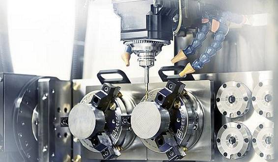 SCHUNK刀具夾持系統(tǒng)對機(jī)加工行業(yè)產(chǎn)生了前所未有的革命性影響。?模塊化夾持系統(tǒng)借鑒其優(yōu)勢，它的作用遠(yuǎn)不止于一個參考基準(zhǔn)，還提供了包括定位、夾持以及接口通用等功能。這種夾持原理如今被認(rèn)為是提高生產(chǎn)效率的最有效的方法之一，廣泛適用于從小型零件到大型零件，從粗加工到裝配應(yīng)用的各種工藝。作為這一技術(shù)的先驅(qū)以及夾持技術(shù)和抓取系統(tǒng)的領(lǐng)導(dǎo)者，SCHUNK始終致力于開發(fā)新的應(yīng)用領(lǐng)域，并在它的模塊化系統(tǒng)中新增了適用于直接夾持工件以及微小型零件的專業(yè)標(biāo)準(zhǔn)模塊。