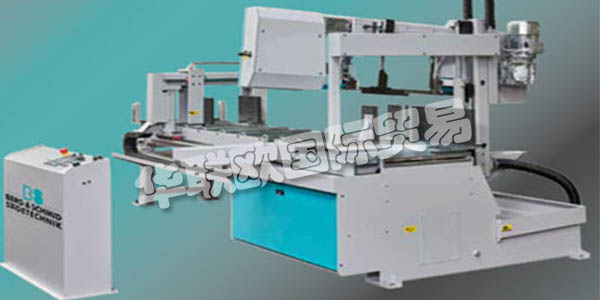 BERG&SCHMID的名字背后是一家由業(yè)主管理的公司，總部位于巴登 - 符騰堡州的雷塞克。Berg&Schmid成立于Wirtschaftswunder的早期，由Schmid家族經(jīng)營了幾代人。